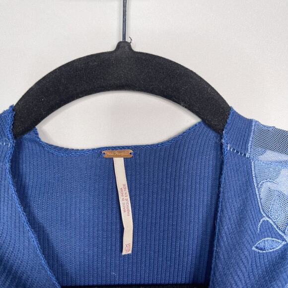 New Free People XS Blue Daniella Lace Top Long Sleeve Ribbed Swingy Side Split - Picture 7 of 11